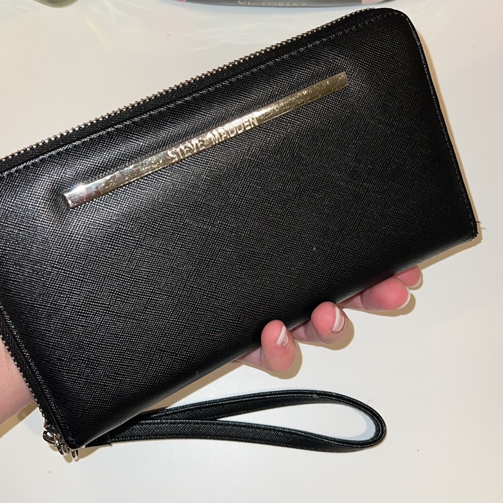 Steve Madden wallet - Picture 4 of 4